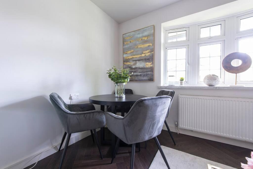 2 Bedroom Modern Urban Sanctuary 1Cc - Cherrydeal ลอนดอน ภายนอก รูปภาพ