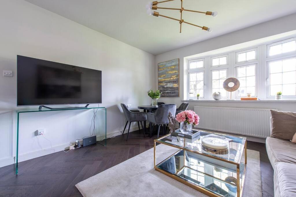 2 Bedroom Modern Urban Sanctuary 1Cc - Cherrydeal ลอนดอน ภายนอก รูปภาพ