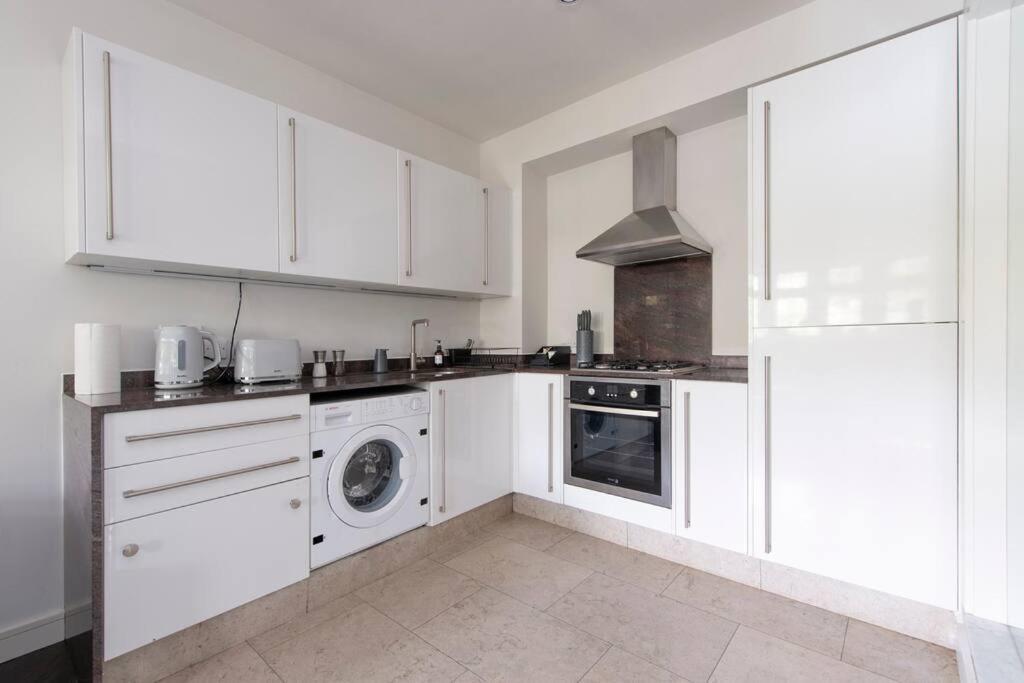 2 Bedroom Modern Urban Sanctuary 1Cc - Cherrydeal ลอนดอน ภายนอก รูปภาพ