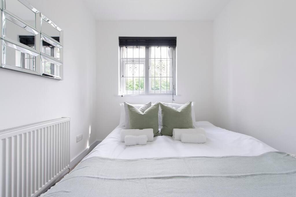 2 Bedroom Modern Urban Sanctuary 1Cc - Cherrydeal ลอนดอน ภายนอก รูปภาพ